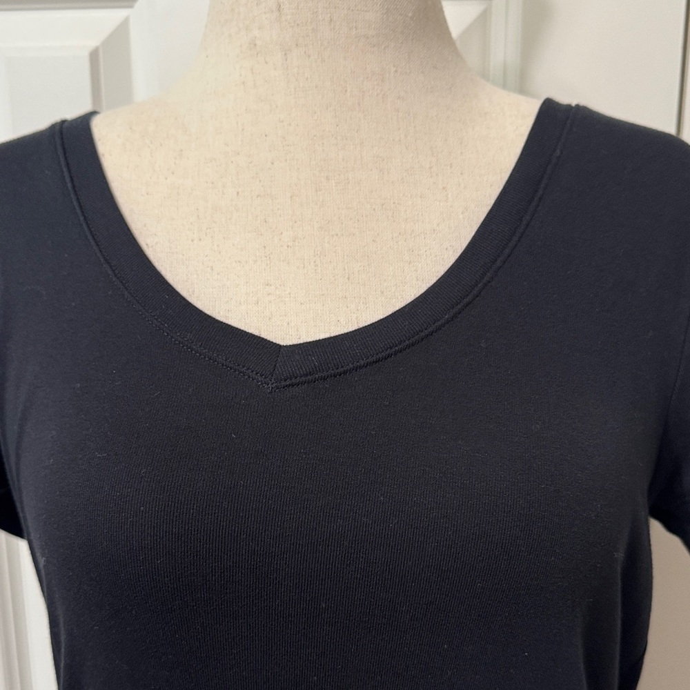 GAP Black V-Neck Women's Short Sleeved Top - Large Tall - Picture 2 of 8